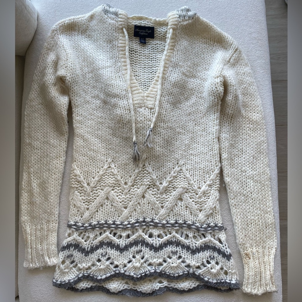 American Eagle Outfitters Cream V-Neck Sweater with Gray Details